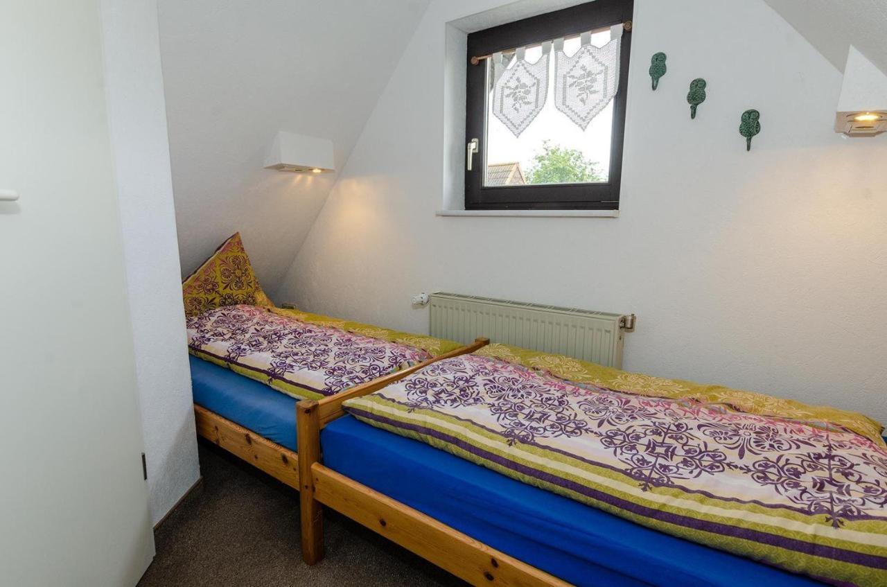 3-R-Ferienwohnung-Fuer-4-Personen-In-Schaprode-Auf-Ruegen-Zi4 Exterior foto